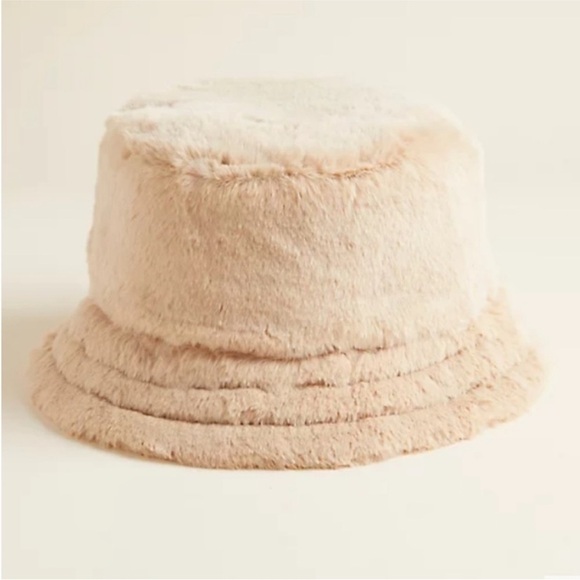 torrid Accessories - Torrid Faux Fur Reversible Bucket Hat Tan Size M/L